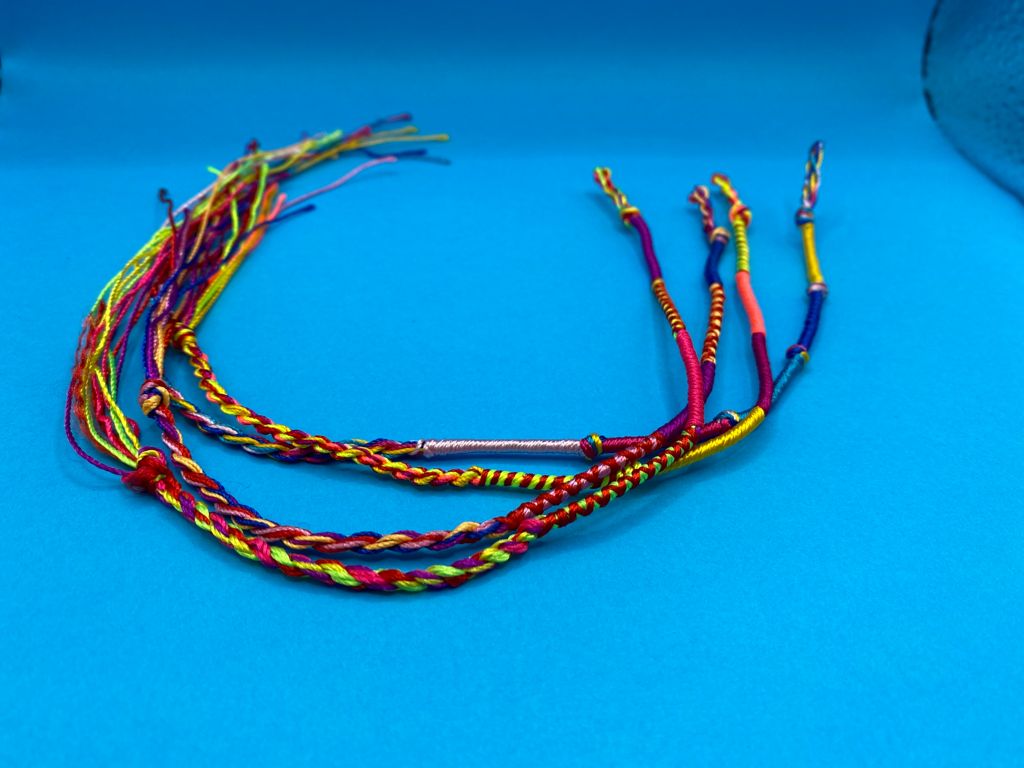 Pulseras o tobilleras de hilos 5 x$5